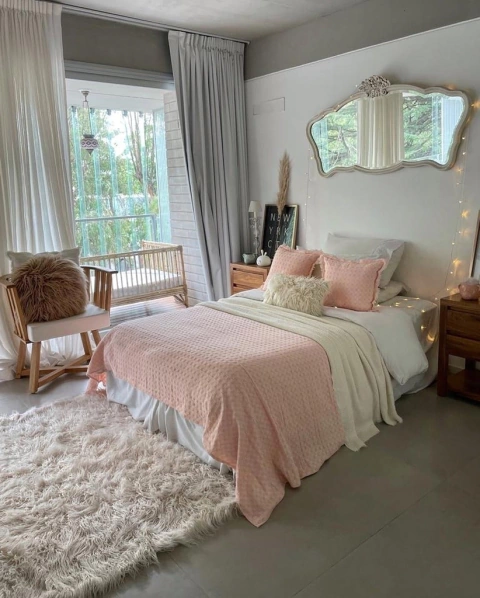 Juego pie y almohadones rosa (para dos plazas y queen)