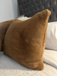 Almohadón Paris piel camel - comprar online