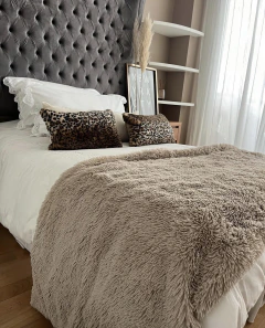Pie de cama/ manta ultra soft beige