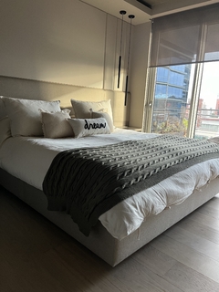 Pie de cama tejido (cama queen y king)