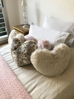 Almohadón corazón ultra soft natural - comprar online