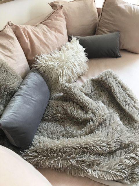 Par almohadones terciopelo gris