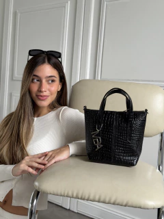 Cartera Shopper Bag de Cuero Negro Croc