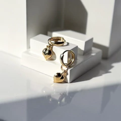 Brinco argolinha Love banhado a ouro - comprar online