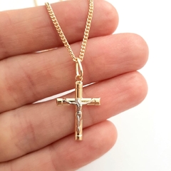 Colar Cruz com Cristo Folheada a Ouro 50 cm - CJC417/F17-50 na internet