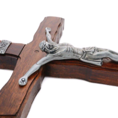 Crucifixo de Madeira com Metal PV 39cm na internet