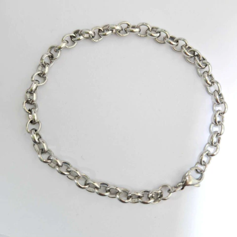 Pulseira de cadeia em aço inox com elo português e fecho em formato de coração, sem medalha