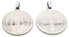 Pingente medalha de São Bento em aço inox, com design detalhado em ambas as faces, medindo 2,3 cm.