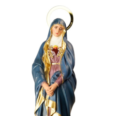 Imagem da Nossa Senhora das Dores em resina, com detalhes em dourado e vestes azuis e roxas, medindo 30cm.