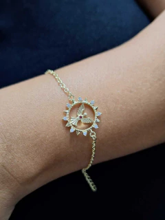 Pulseira Espírito Santo no Circulo vazado Zirc Cristal na internet
