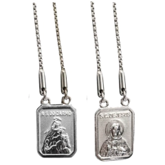 Escapulário tradicional maciço em aço inox com corrente veneziana, com imagens gravadas de Nossa Senhora do Carmo e Sagrado Coração de Jesus
