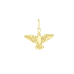 Pingente em formato de espírito santo folheado a ouro, com asas abertas e detalhes finos.