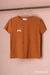 Remera Pelu marron en internet