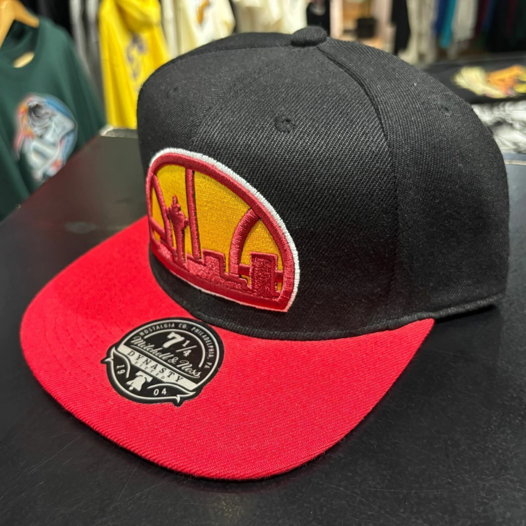 ATLANTA MITCHELL AND NESS (cerrada)