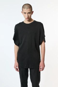 REMERA DUNNO NEGRA en internet