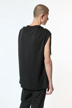 REMERA DUNNO NEGRA - tienda online