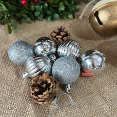 Bolas pequeñas plateadas x24 - comprar online