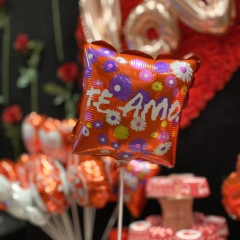 Globo con flores ‘te amo’