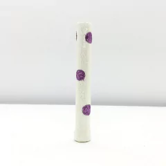 Bengala blanca con lunares lila