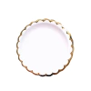 Plato blanco borde onditas dorado x8