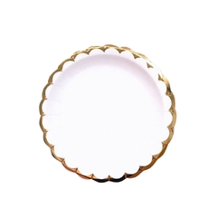 Plato blanco borde onditas dorado x8