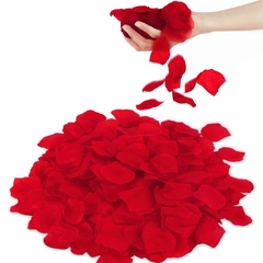 Confetti pétalos de rosas rojos