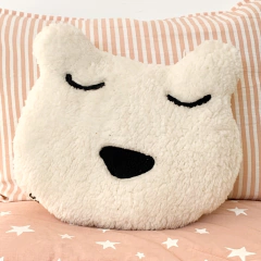 Almohadón piel sintética Perro - Conejo - Algo Bonito Universo Artesanal