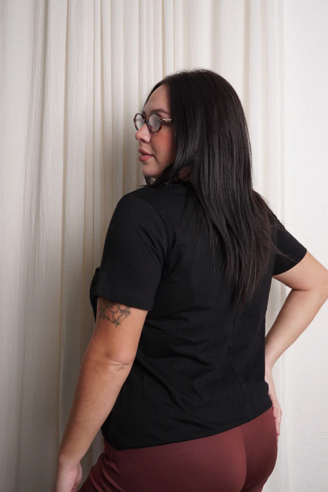 Remera AINOA, Negro — imagen 3