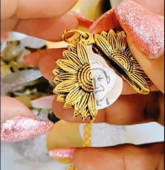 Relicario GIRASOL - Grabados con Alma - Tienda Virtual