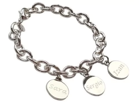 Pulsera De La Familia Con 3 Dijes Grabado De Nombres Incluid