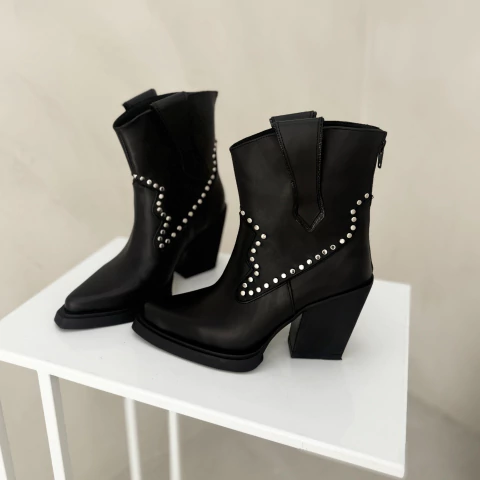 FELINA CUERO NEGRO - comprar online