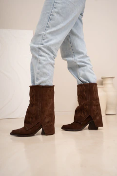 Imagen de VITTA GAMUZA CUERO CHOCOLATE