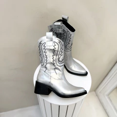 QATAR CUERO PLATA en internet