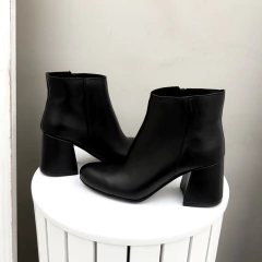 ABRU CUERO NEGRO en internet