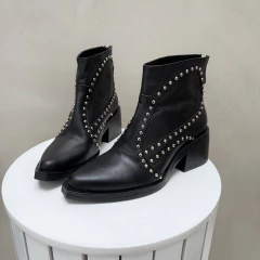 PETRA CUERO NEGRO (2DA) - TALLE 37 en internet