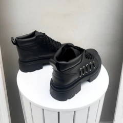 POLARIS CUERO NEGRO en internet