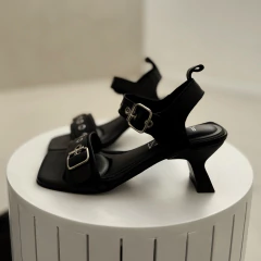 AKIABARA CUERO NEGRO