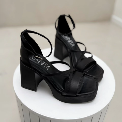 ANGELA CUERO NEGRO - comprar online