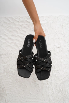 KIKA CUERO NEGRO en internet