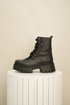 Pride Cuero Negro - Juanita Shoes