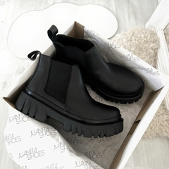 Vega Cuero Negro - comprar online
