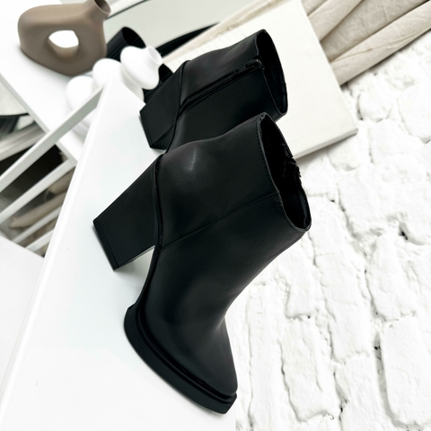 RAGO CUERO NEGRO - comprar online