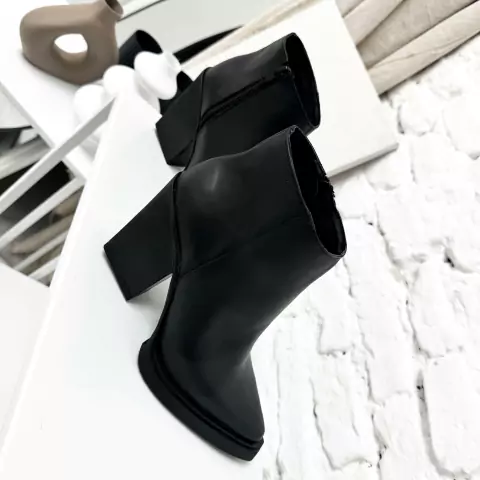 RAGO CUERO NEGRO - comprar online