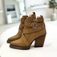 DAYA CUERO CAMEL en internet