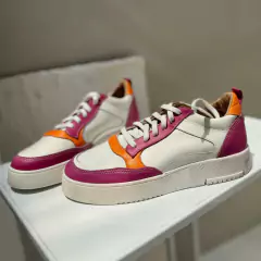 Bogna Cuero Blanco y Fucsia (cuero arrugado pie izquierdo)