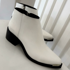 Marlen Cuero Blanco (Arrugas y mancha)