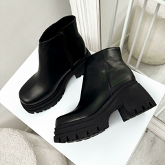 Yordi Cuero Negro - comprar online