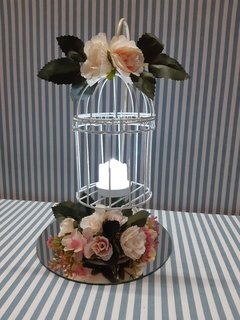 Centro De Mesa Jaula Con Pie Flores Y Velita Led - comprar online