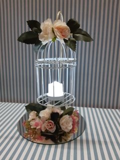 Centro De Mesa Jaula Con Pie Flores Y Velita Led
