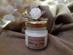 frasquito con vela de soja aromatica con flores - tienda online